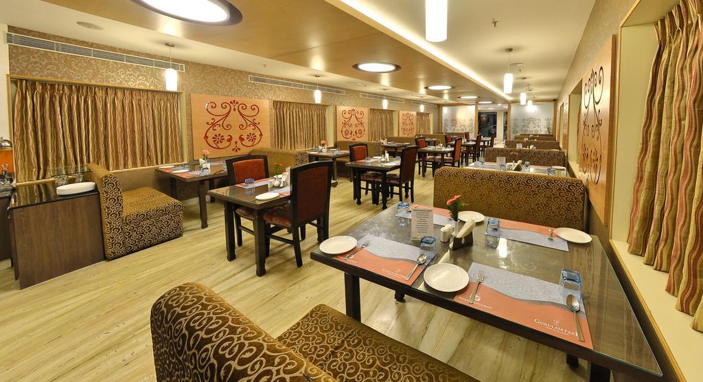 Hotel Gokulam Park Ченай Екстериор снимка