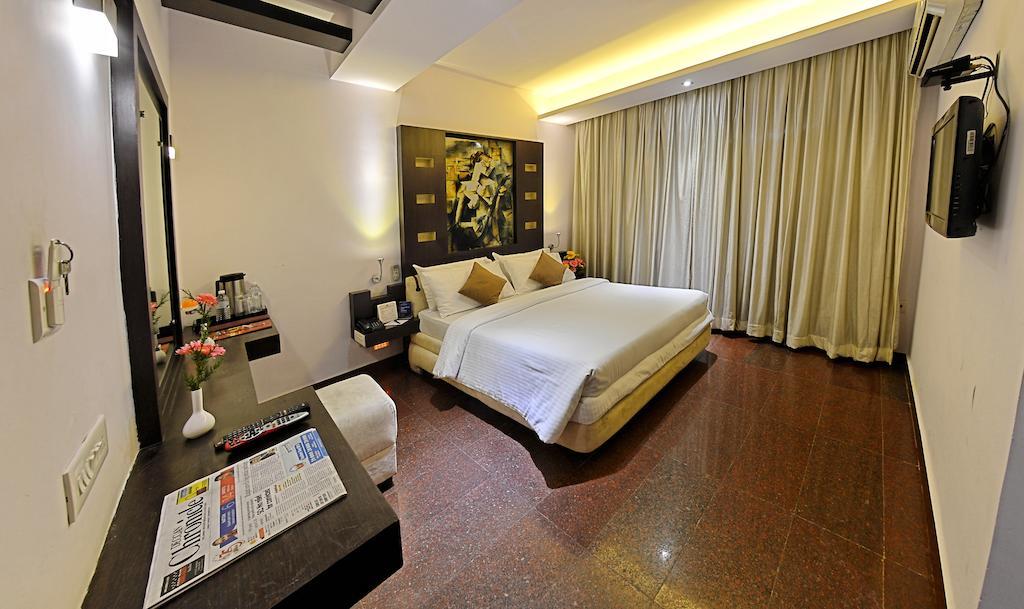 Hotel Gokulam Park Ченай Екстериор снимка