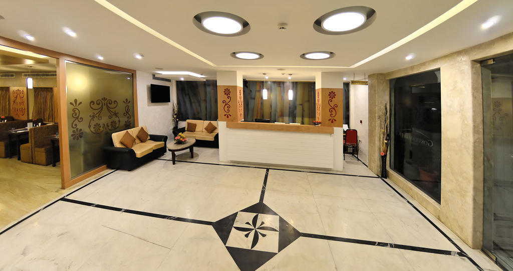Hotel Gokulam Park Ченай Екстериор снимка