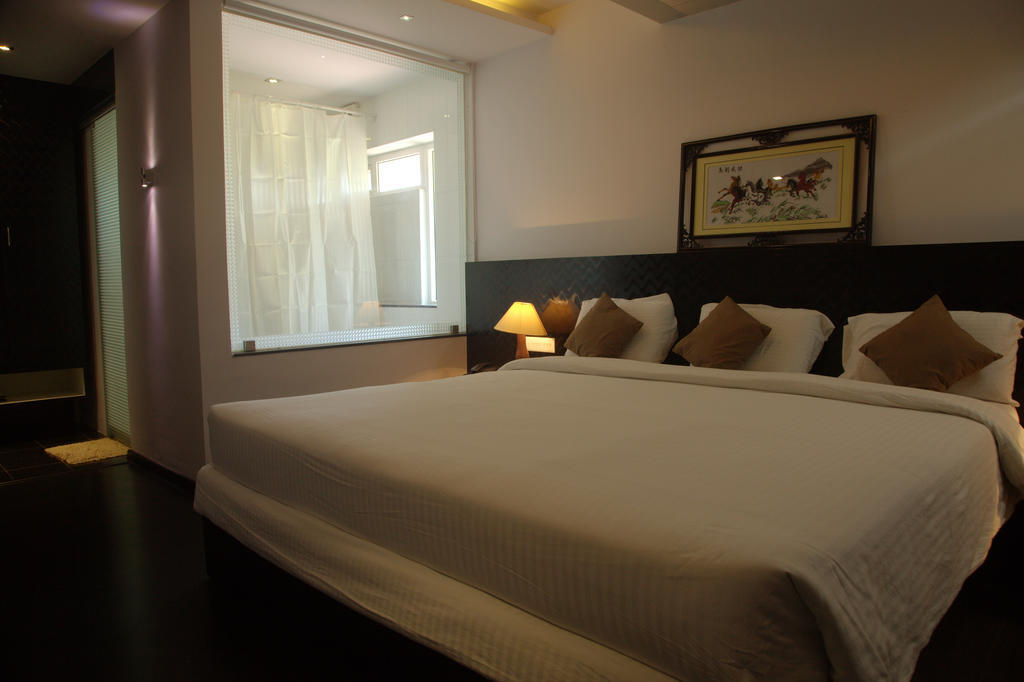 Hotel Gokulam Park Ченай Екстериор снимка